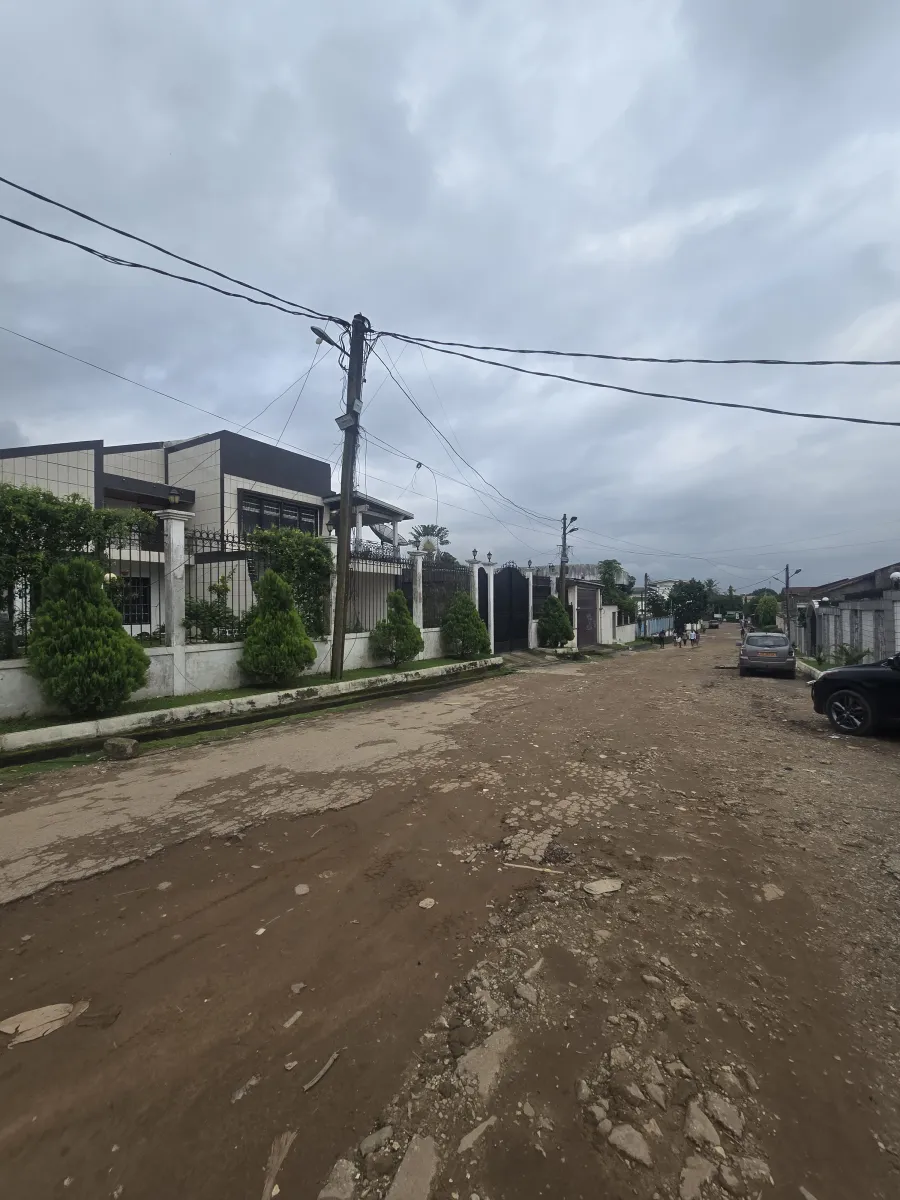 Terrain titré vendre santa Barbara Bonamoussadi 588m2 lea immobilier Cameroun