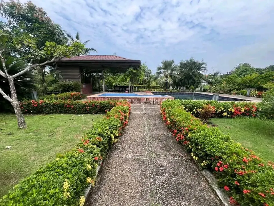 VILLA 3 CHAMBRES ENTIÈREMENT MEUBLÉE DOUALA YOUPWE BONAPRISO lea immobilier Cameroun