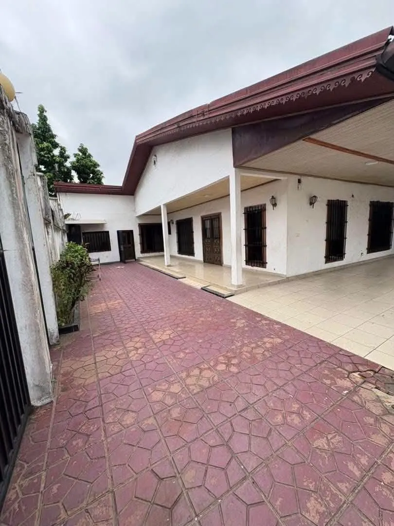 VILLA 4 CHAMBRES À LOUER DOUALA, QUARTIER #BONAPRISO lea immobilier Cameroun