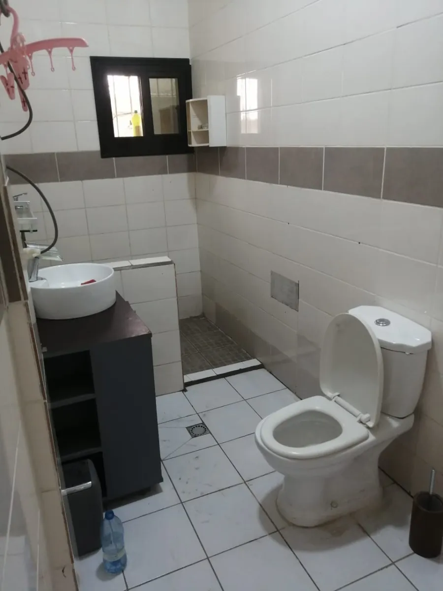 Duplex à vendre tradex makepe bordure route 1000m2 — Léa immobilier au Cameroun