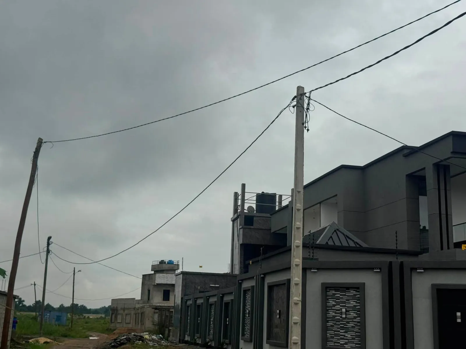 Terrain titré à vendre a bonamoussadi denver superficie 500 et 300m2 — Léa immobilier au Cameroun