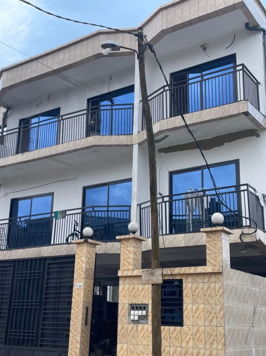 IMMEUBLE A VENDRE MAKEPE 300m2 — Léa immobilier au Cameroun