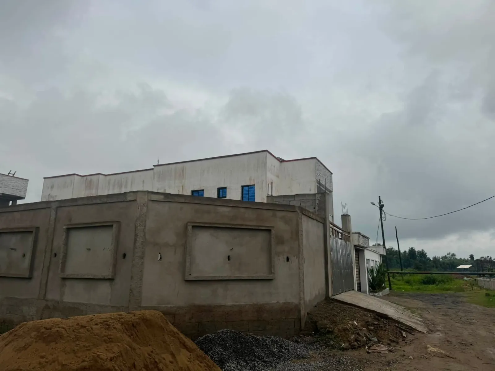 Terrain titré à vendre a bonamoussadi denver superficie 500 et 300m2 — Léa immobilier au Cameroun