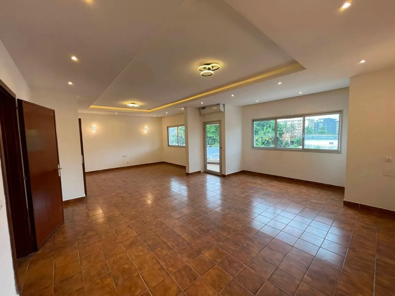APPARTEMENT HAUT STANDING A LOUER DOUALA BONAPRISO 03 Chambres — Léa immobilier au Cameroun